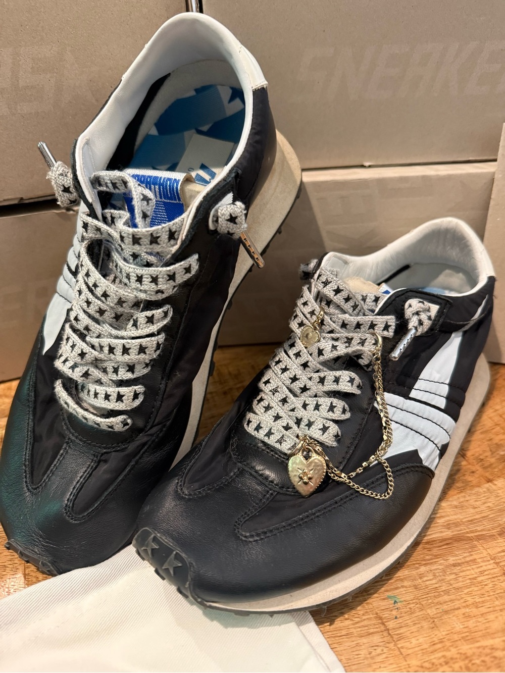 Golden Goose Marathon M77 With Star Laces And Shoe Charm Size 40/10 - Picture 3 of 15